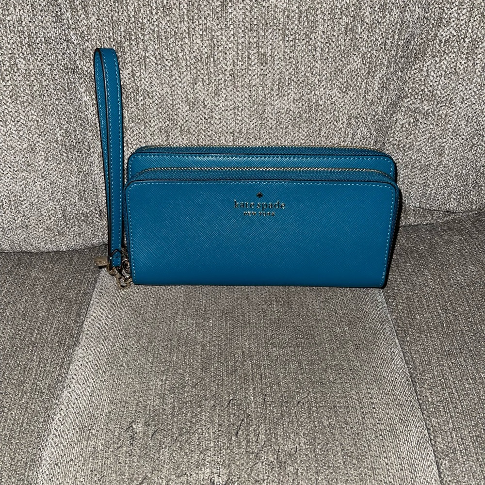 Kate spade carry all wristlet
